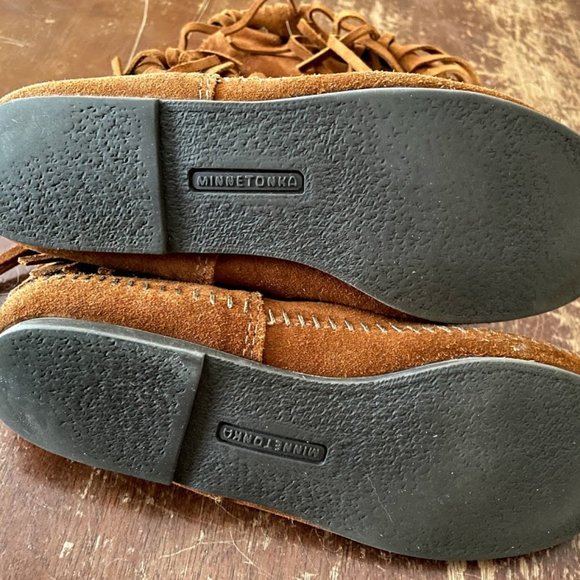 Minnetonka Moccasin 3-Layer Fringe Boot - Picture 7 of 7